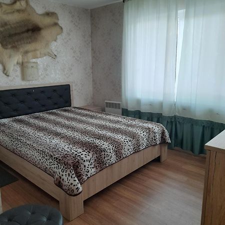 Viesu Maja "Osmany" Hotell Dvarci Exteriör bild